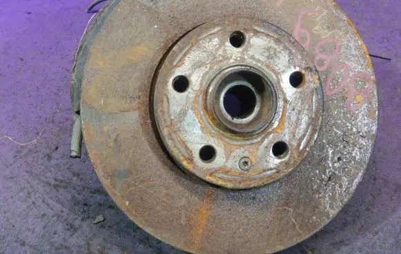 Seat Altea XL Front wheel hub spindle knuckle