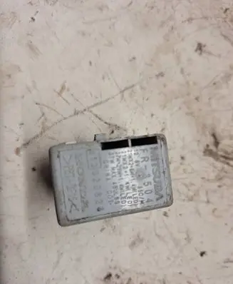 Honda Accord Hazard warning light relay E13020826 FR3504 13020826