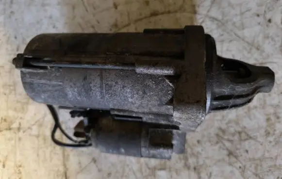 BMW 5 E60 E61 Starter motor 7787354 14C34979