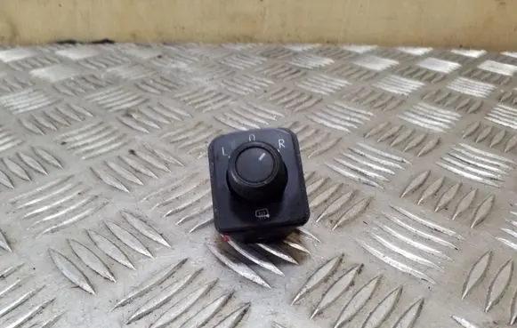 Volkswagen PASSAT B8 Wing mirror switch 3G0959565
