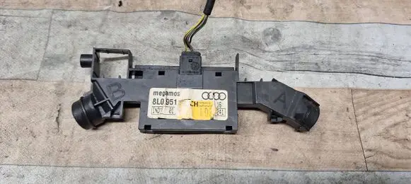 Audi A3 S3 8L Alarm control unit/module 8L0951177