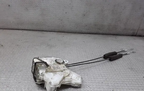 Honda CR-V Front door lock 91168527