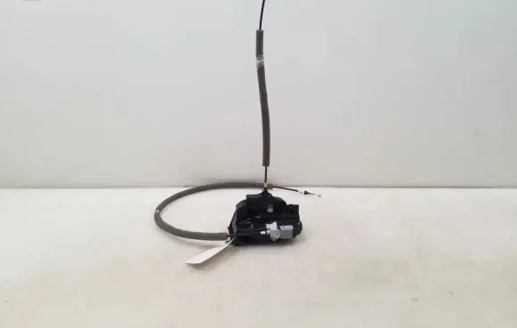 Nissan Qashqai Front door lock