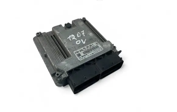 Volkswagen Golf VII Engine control unit/module 04L907309P 0281031483
