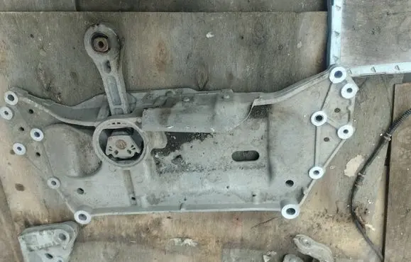 Skoda Octavia Mk2 (1Z) Front subframe 1k0199369g 969866101