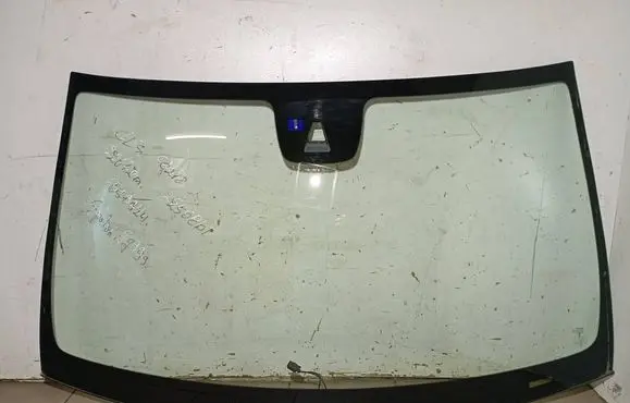 Mercedes-Benz CLS C218 X218 Front windscreen/windshield window E143R001585