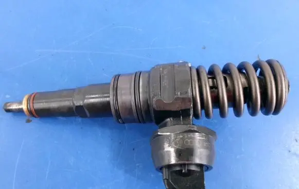 Skoda Superb B5 (3U) Fuel injector 038130073BJ