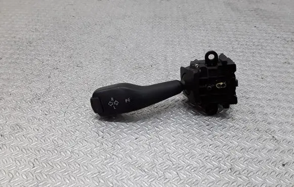 BMW 5 E39 Indicator stalk 8363668M