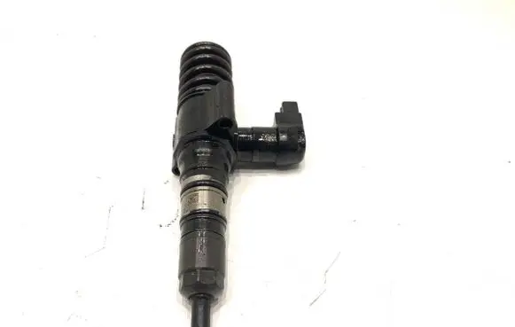Audi A4 S4 B7 8E 8H Fuel injector 03G130073T