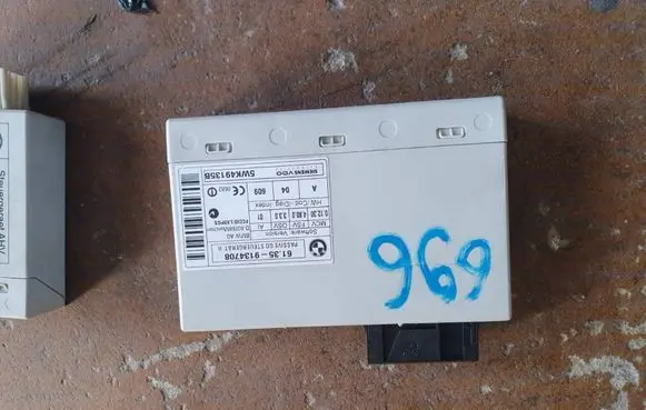BMW 3 E90 E91 Keyless (KESSY) go control unit/module 9134708 5WK49135B