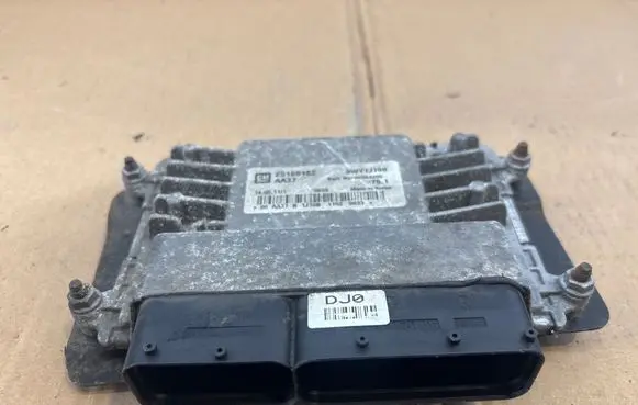 Chevrolet Orlando Engine control unit/module 25186182 5WY1J19B 96964295