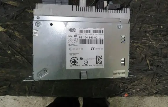 Citroen C4 I Picasso Radio/CD/DVD/GPS head unit 9810486080