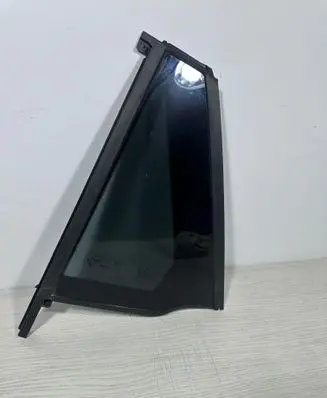 Rear vent window glass