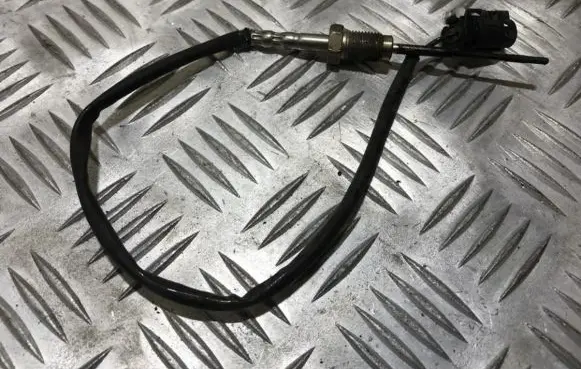BMW 5 GT F07 Exhaust gas temperature sensor 8570234 2657009080