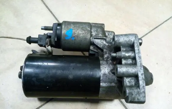 Mini One - Cooper Coupe R56 Starter motor 12417552697 7552697