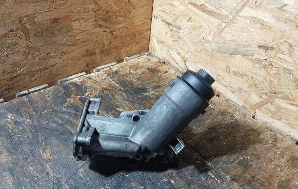 BMW 3 E46 Oil filter cover 7787072