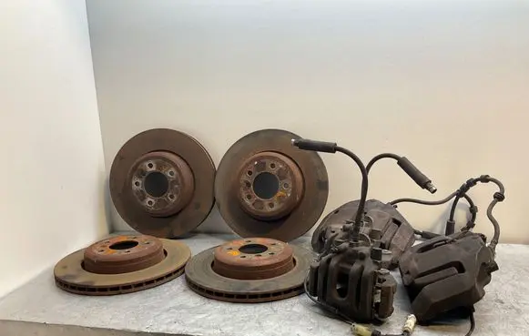 BMW 5 E60 E61 Brake discs and calipers set 6030348 6763824