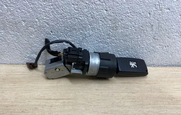 Peugeot 3008 I Ignition lock 9663123380 36410600