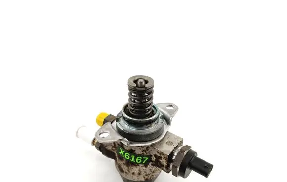 Volkswagen Polo V 6R Fuel injection high pressure pump 03C127026D