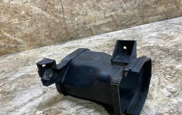 Infiniti G37 Air intake duct part