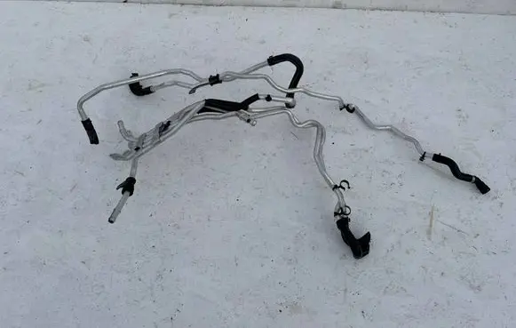 Engine coolant pipe/hose