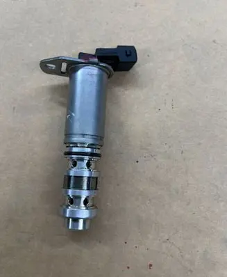 BMW 3 E90 E91 Camshaft vanos timing valve 13151279