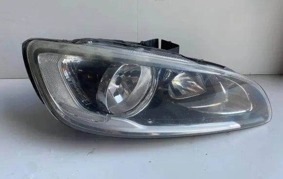 Volvo S60 Headlight/headlamp 31420118 89908429