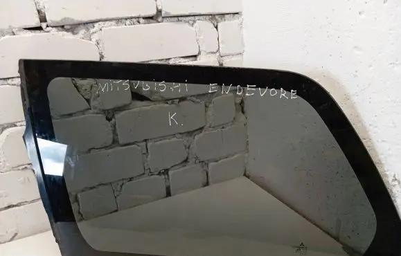 Mitsubishi Endeavor Rear side window M2L3SAS3 DOT376