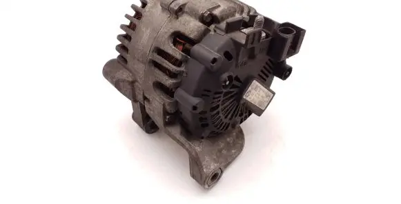 Toyota Verso Generator/alternator 8574045 TG15C200