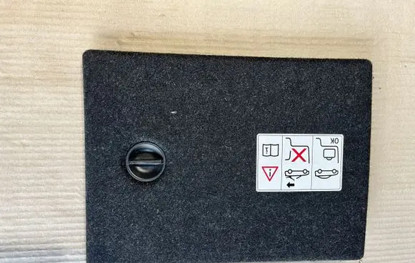 BMW 4 F32 F33 Battery box tray cover/lid 7284158