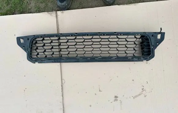 Dacia Duster Front grill 622540347R