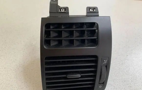 Volkswagen Touran I Dashboard side air vent grill/cover trim 1T0819703A 251030303