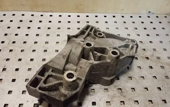 Opel Insignia A A/C compressor mount bracket 55582510