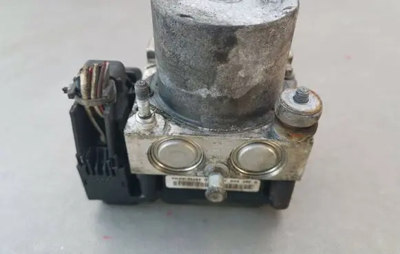 Toyota Corolla Verso E121 ABS Pump 445100F010 0265231484 04082441903