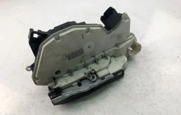 Volkswagen PASSAT CC Coupe door lock (next to the handle) 5N1837015B