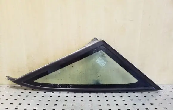 Audi A6 S6 C4 4A Rear side window