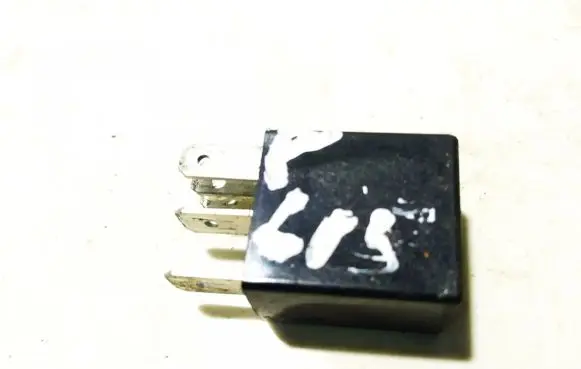Peugeot 605 Other relay v23073b1008 v23073-b1008
