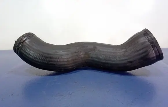Volvo S60 Air intake hose/pipe 30680218