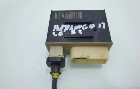 Glow plug pre-heat relay