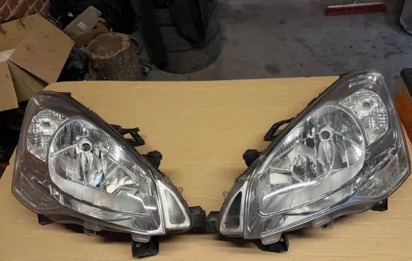 Peugeot Partner III Headlight/headlamp 89318041 9682828180