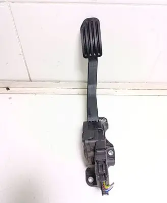 Volvo V60 Accelerator throttle pedal 31329062