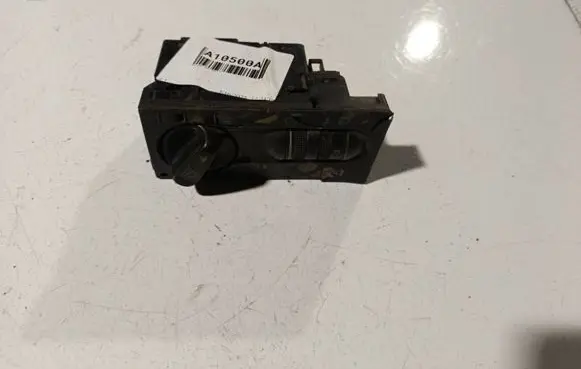 Volkswagen Golf III Light switch 1H6541531N