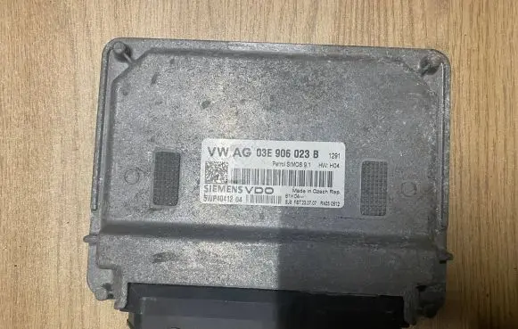 Volkswagen Polo Engine control unit/module 03E906023B 5WP4041204