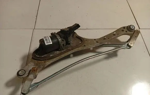 Renault Laguna II Front wiper linkage and motor 