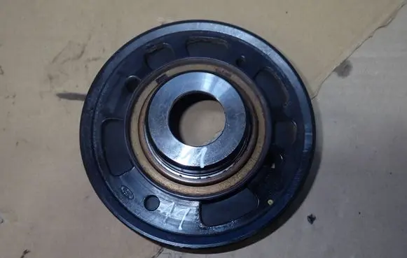Ford Focus Crankshaft pulley CM5G6316HB