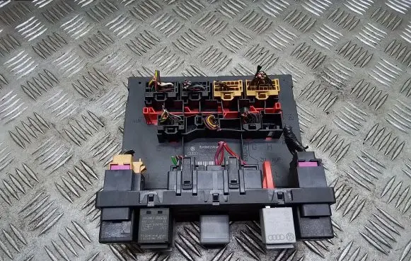 Volkswagen PASSAT B6 Comfort/convenience module 3C0937049J