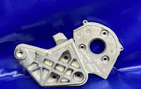 Suzuki Grand Vitara II Engine mounting bracket 8200791725 791725