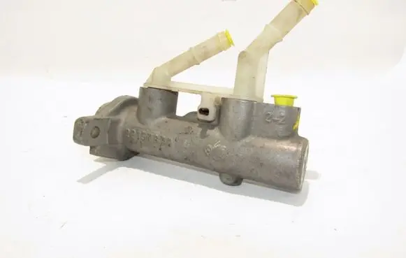 Nissan Almera Tino Master brake cylinder