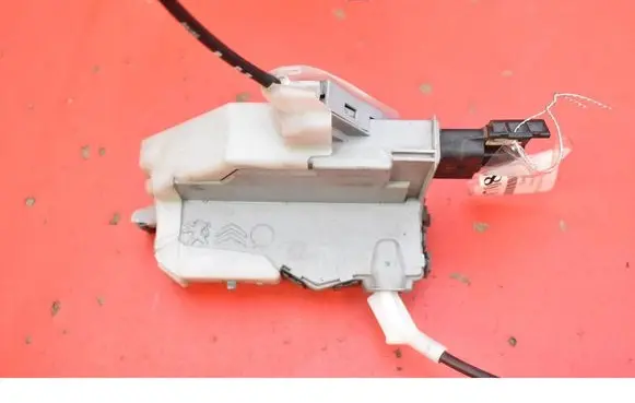 Citroen C5 Rear door lock 753153