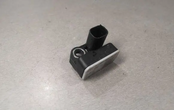 Mercedes-Benz C W205 Airbag deployment crash/impact sensor A0009057600 10171103113